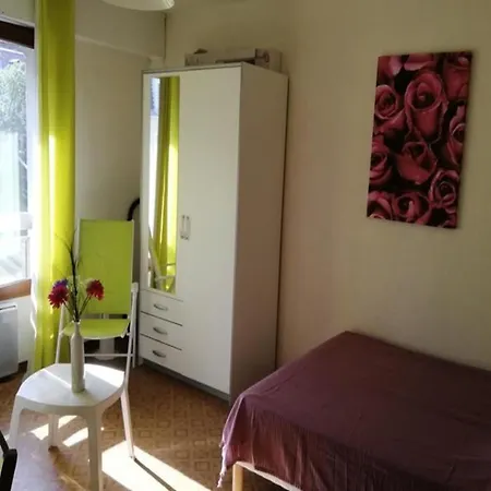 アパート Studio For 2 People エクスレバン